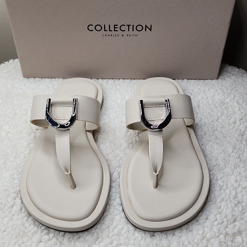 New CHARLES & KEITH COLLECTION Gabine Leather Thong Sandals - Chalk Size 5